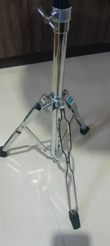 Estante reta de pratos 