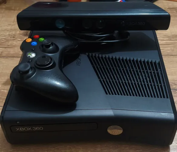 Xbox 360 com 57 Jogos