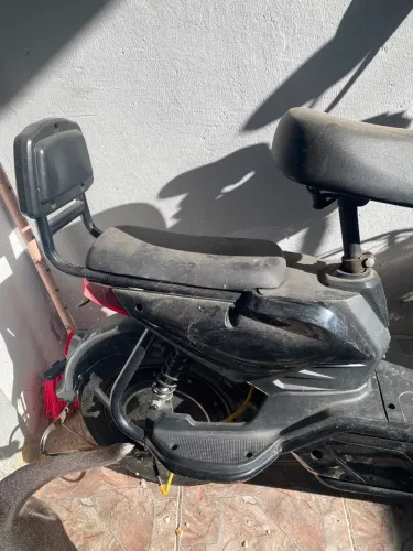  moto elétrica, super conservada com mebos de um ano de uso,bateria nova,