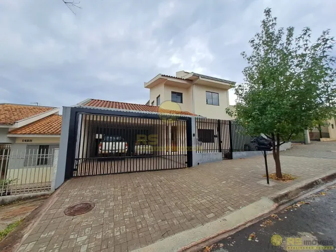 Sobrado à venda em Jardim Imperial II, Maringá-PR