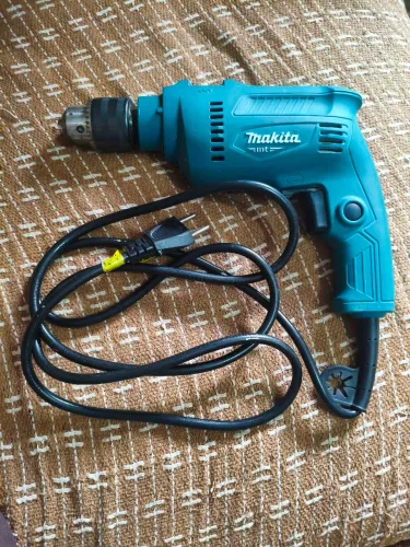 Furadeira Makita M0801 127v