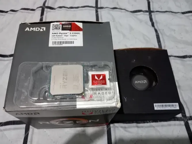AMD Ryzen 3 2200G