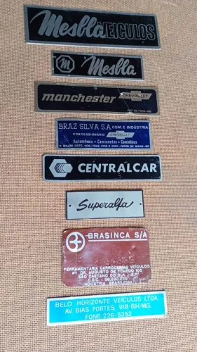 Emblemas plaquetas concessionárias Carros Vw Ford Fiat Chevrolet etc...<br>
