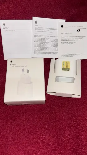 Fonte Apple Original USB-C