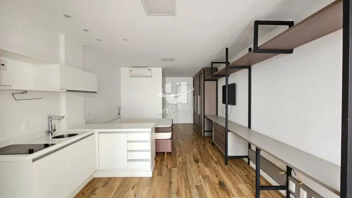Studio de Alto Padrão | 35m² (útil), Ar e Rooftop
