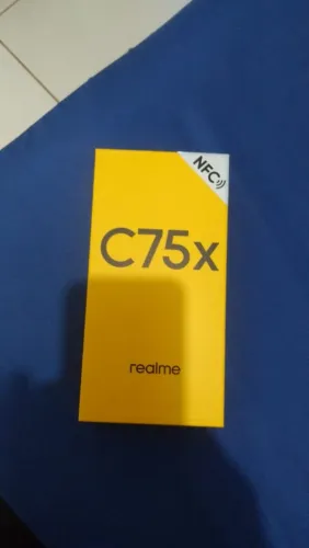 Celular C75 aprova d'água semi novo