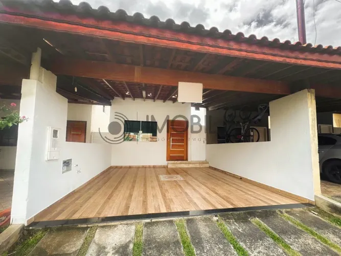 Casa em Condomínio à Venda no Residencial JK com 140m² com 2 dormitórios e churrasqueira!