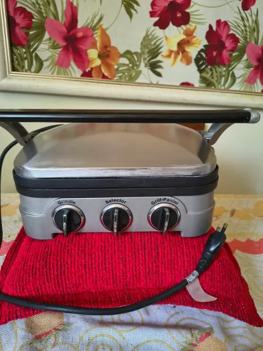 Sanduicheira Cuisinart GR-4N prata aço inoxidável griddler Panini