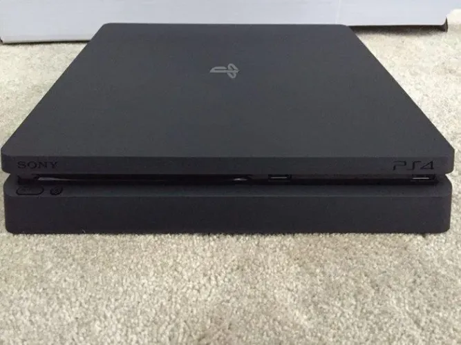 VENDO PS4 Slim com defeito fonte + 4 Jogos Incríveis!