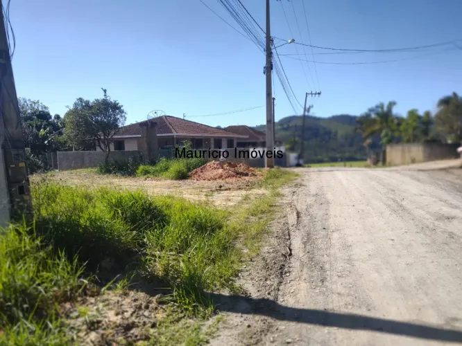 Terreno urbano na Rua Valmor Fragas, Bairro Regis, Agronômica, S.C., contendo uma area de
