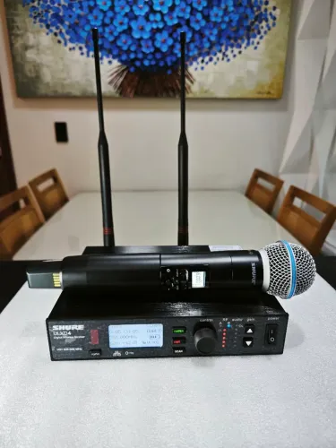 MICROFONE ULXD4 BASTÃO SLXD2