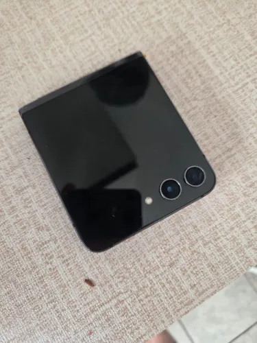 Zflip 5 samsung / R$800