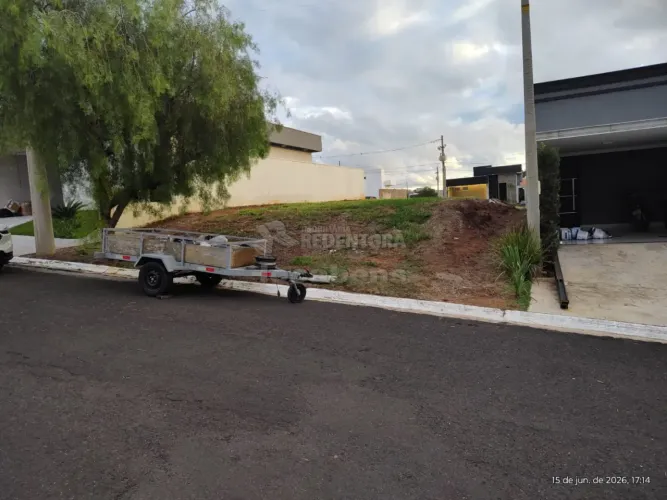 Terreno à Venda com 253m² no Condomínio Bella Vittá Monte Líbano