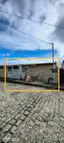 Terreno com 3 casas no Castelo Branco II