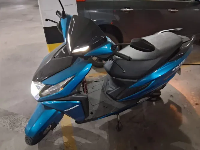 Vendo Honda elite 125 com 5 mil km por 13 mil.