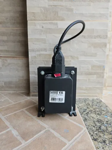 Transformador 110v - 220v (5000)