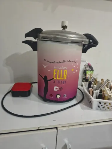 Autoclave Ella 5 litros perfeito estado de funcionamento. Aceito cartão 
