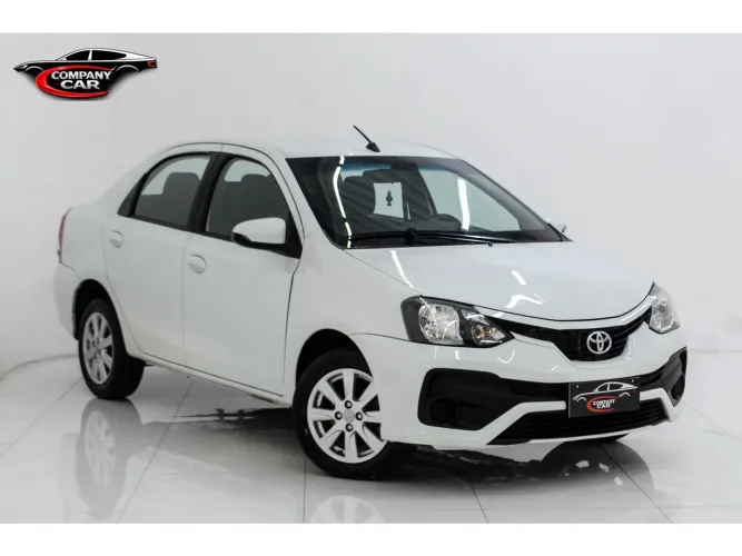 Toyota Etios X Plus Sedan 1.5 Flex 16V 4P Mec. 2021