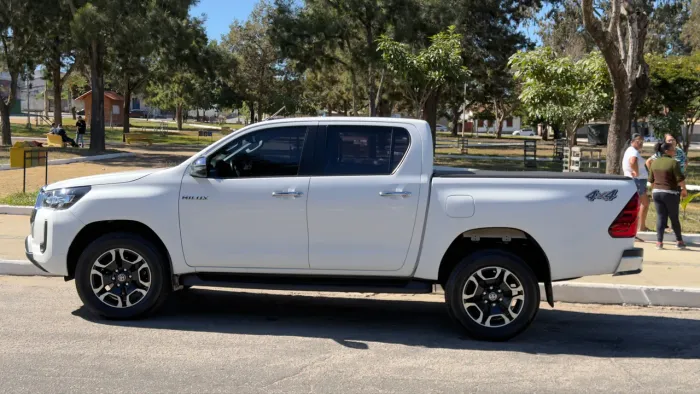Toyota Hilux CD SRV 4X4 2.8 TDI Diesel Aut. 2023