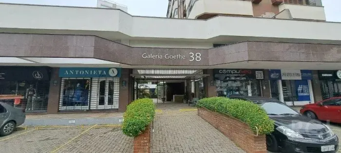 SALA COM 44,63M2 COM MEZANINO NA GOETH