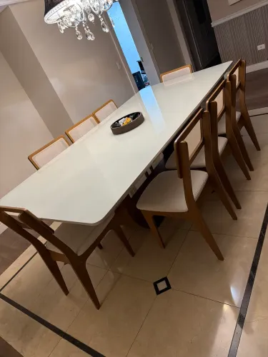 Mesa + 8 cadeiras