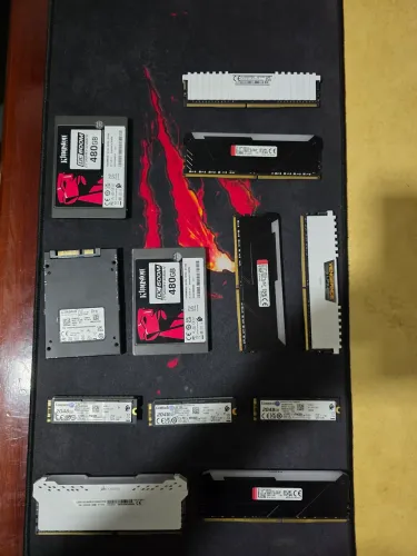 Lote Memórias DDR4 e SSDs Kingston/Corsair - Usados - Vendo Separado