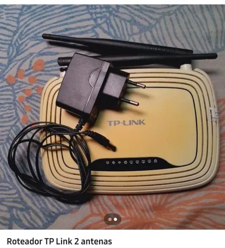 Roteador simples 2 antenas. Sem defeitos. Só usar.