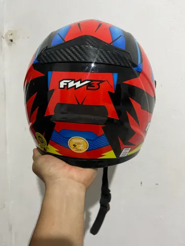 Capacete FW3 em perfeito estado de uso
