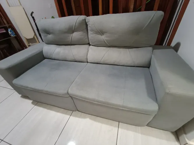 Vendo sofá retrátil e reclinável.