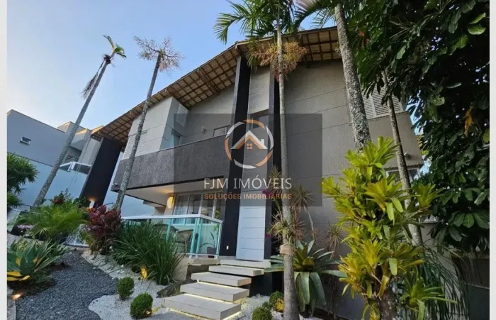 Casa à Venda em Vila Progresso - Niterói | 4 Dorms, 3 Suítes
