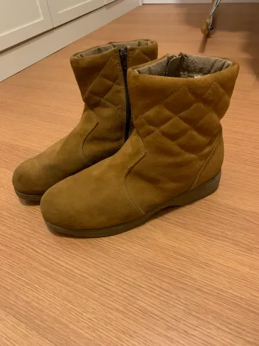 Bota camurça forrada