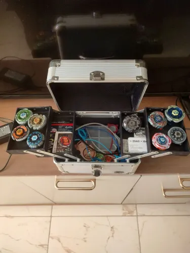 Maleta Beyblade metal fusion 