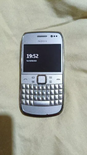 Nokia E6-00 filé zerado