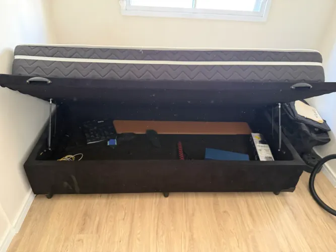 Cama box baú com colchão de molas de solteiro