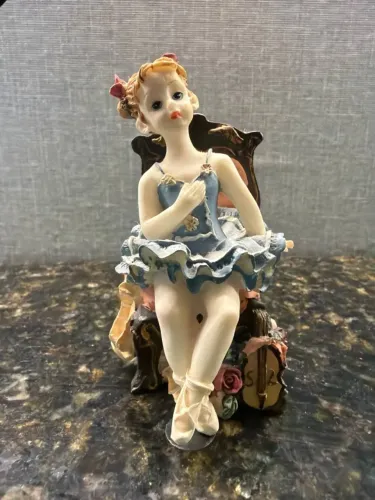 estatueta bailarina em resina