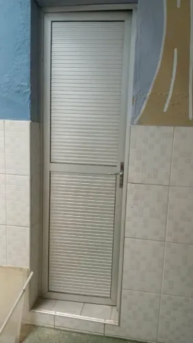 Porta em alumínio