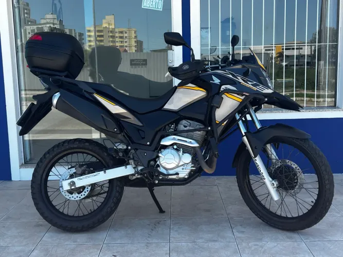 Xre 300 2022