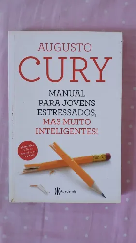 Livro "Manual para jovens estressados, mas muito inteligentes"