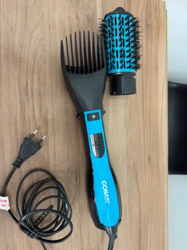 Escova secadora e modeladora Conair Hyaluronic