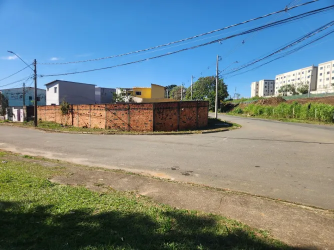 TERRENO DE ESQUINA JD TAMOIO