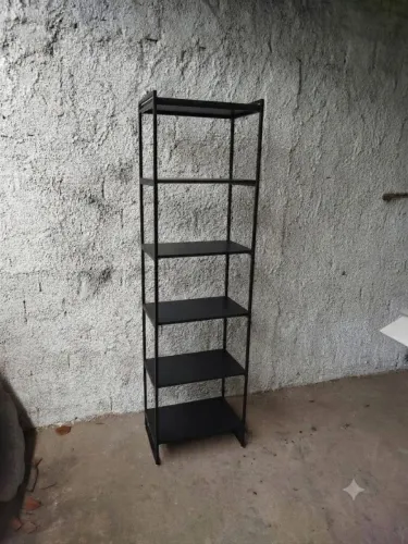 Prateleira estilo industrial