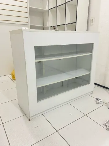 Balcão expositor para loja