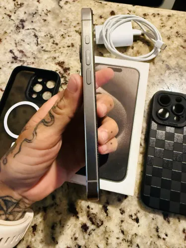 Vendo IPhone 15 pro 