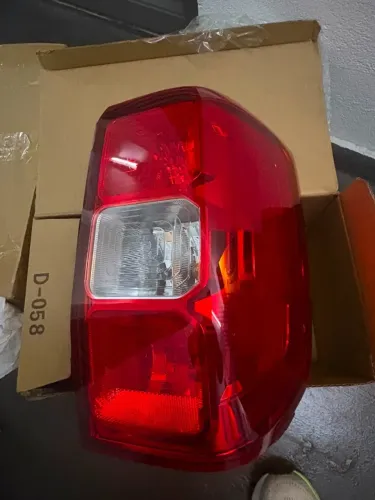 Par de lanternas traseiras originais Ford Ranger XLT ou XLS 23/26marca Arteb