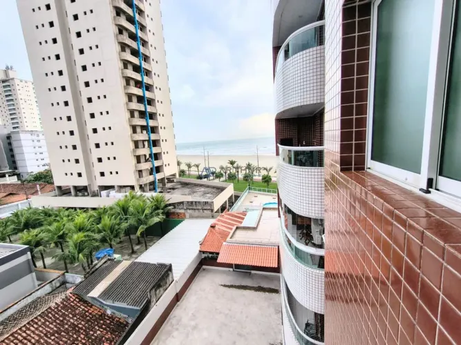 Apartamento à venda no Maracanã em Praia Grande com 2 quartos sendo 1 suíte