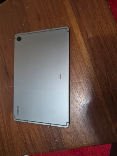 Tablet GALAXY TAB S9 FE. USADO POUCAS VEZES APENAS PARA ESTUDOS.