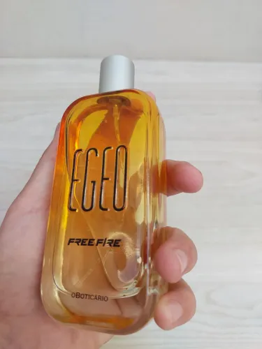 Perfume EGEO free fire otimo para sair pra festas