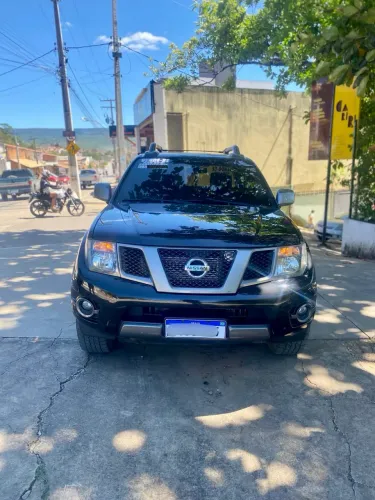 Nissan Frontier SV AT. CD 4X4 2.5 TB Dies. Aut. 2015