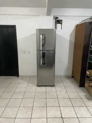 Geladeira Electrolux Inox Frost Free 402 Litros