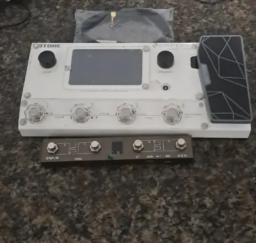 Pedaleira para guitarra e baixo